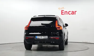 Volvo XC40 2025, 14948 км, за 25928.84 USD