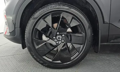 Volvo XC40 2025, 14948 км, за 25928.84 USD