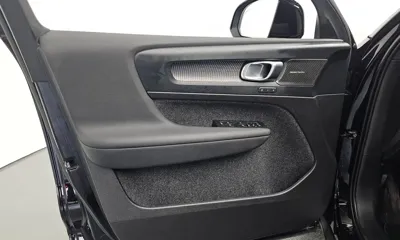 Volvo XC40 2025, 14948 км, за 25928.84 USD - фото 24