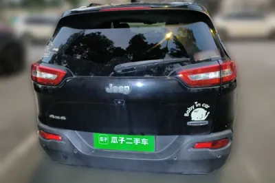 Jeep Cherokee 2014, 167900 км, за 5245 USD
