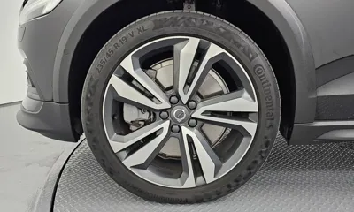 Volvo V60 2021, 13343 км, за 23778.51 USD