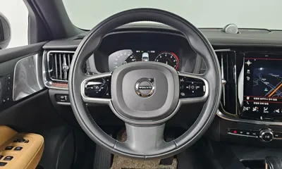 Volvo V60 2021, 13343 км, за 23778.51 USD - фото 13