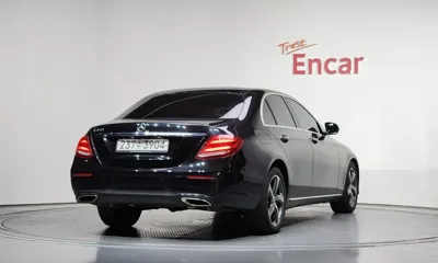 Mercedes-Benz E-Class 2020, 71900 км, за 14832.18 USD