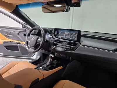 Lexus ES 2023, 51260 км, за 30195.62 USD - фото 6