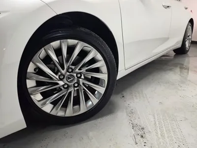 Lexus ES 2023, 51260 км, за 30195.62 USD - фото 20