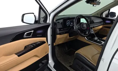 Kia Canival 2023, 20677 км, за 24222.13 USD - фото 11