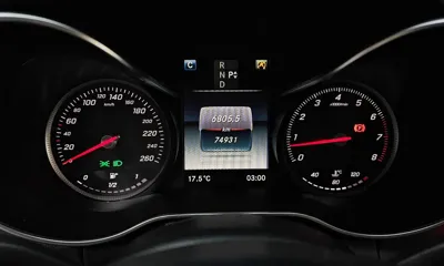 Mercedes-Benz C-Class 2017, 74931 км, за 12414.6 USD - фото 8