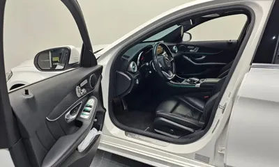 Mercedes-Benz C-Class 2017, 74931 км, за 12414.6 USD - фото 10