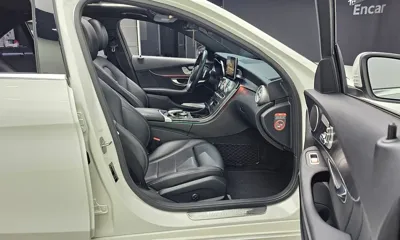 Mercedes-Benz C-Class 2017, 74931 км, за 12414.6 USD - фото 11