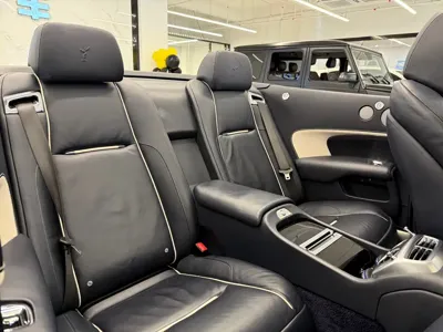 Rolls-Royce Dawn 2018, 80000 км, за 364619.18 USD