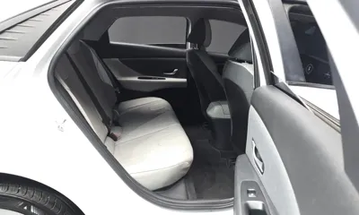 Hyundai Avante 2021, 65729 км, за 10371.54 USD - фото 12