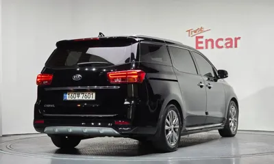 Kia Canival 2020, 147435 км, за 10305.89 USD