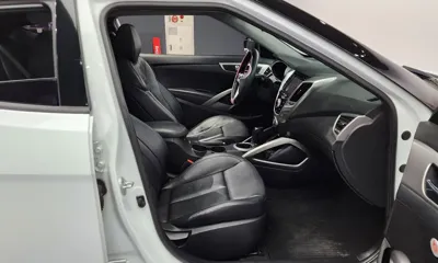 Hyundai Veloster 2015, 88748 км, за 3633.96 USD - фото 11