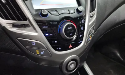 Hyundai Veloster 2015, 88748 км, за 3633.96 USD - фото 16