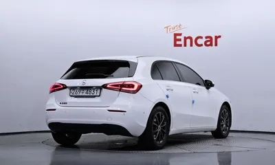 Mercedes-Benz A-Class 2019, 72406 км, за 10726.12 USD - фото 2