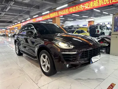 Porsche Macan · 2015 год