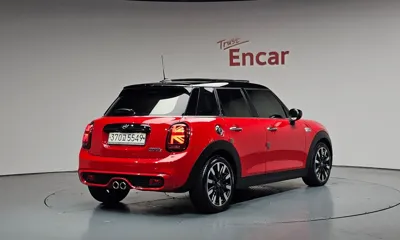 MINI Cooper 2021, 66779 км, за 15032.17 USD