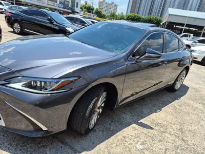 Lexus ES 2023, 110169 км, за 27569.91 USD