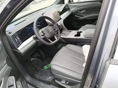 BYD L DM-i 2026, 100 км, за 16980.1 USD - фото 15