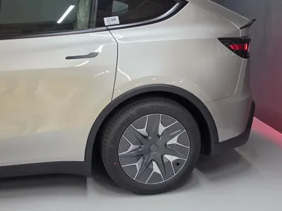 Tesla Model Y 2026, 10 км, за 49576.98 USD - фото 9