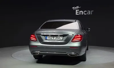 Mercedes-Benz E-Class 2019, 104998 км, за 13784.95 USD