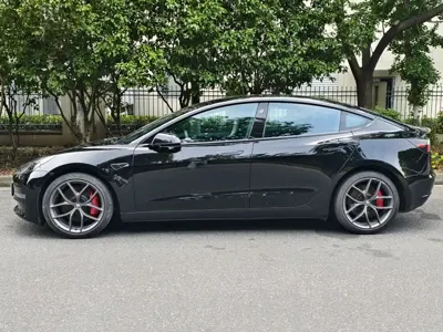Tesla Model 3 2021, 53000 км, за 21888.89 USD