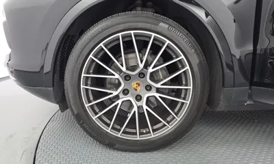 Porsche Cayenne 2023, 39559 км, за 61670.62 USD