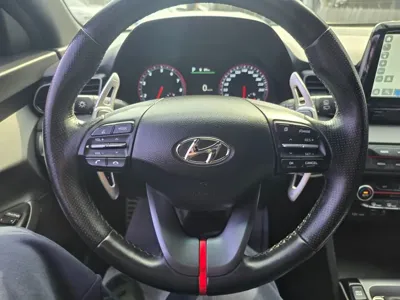 Hyundai Veloster 2018, 100418 км, за 7548.9 USD - фото 10