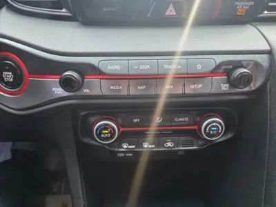 Hyundai Veloster 2018, 100418 км, за 7548.9 USD - фото 13