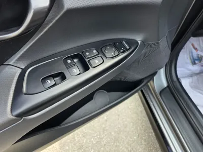 Hyundai Veloster 2018, 100418 км, за 7548.9 USD - фото 15