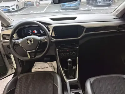Volkswagen T-Cross 2022, 57000 км, за 12771.97 USD - фото 12