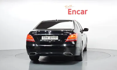 Hyundai Equus 2015, 253722 км, за 7220.69 USD