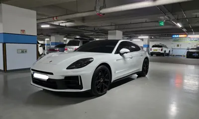 Porsche Panamera 2024, 11800 км, за 100925.56 USD
