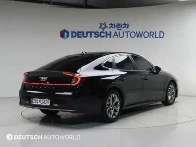 Hyundai Sonata 2021, 59589 км, за 10906.94 USD
