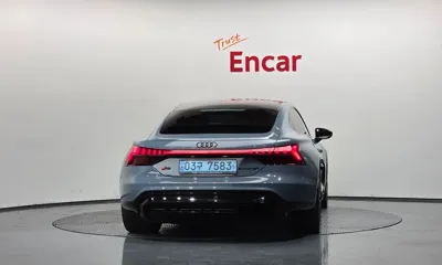 Audi e-tron GT 2022, 30065 км, за 57010.97 USD