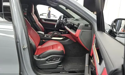 Porsche Cayenne 2024, 24346 км, за 95765.52 USD - фото 11