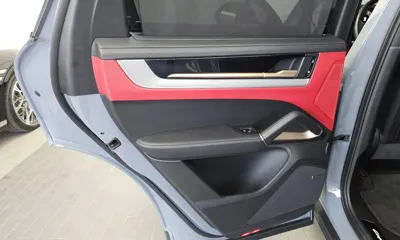 Porsche Cayenne 2024, 24346 км, за 95765.52 USD - фото 25
