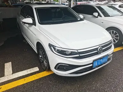 Volkswagen Bora 2023, 25000 км, за 10299.63 USD