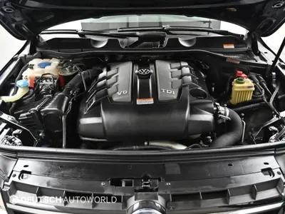 Volkswagen Touareg 2012, 124438 км, за 6630.69 USD - фото 6