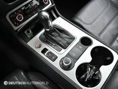 Volkswagen Touareg 2012, 124438 км, за 6630.69 USD - фото 9