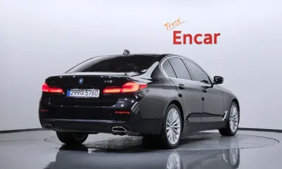 BMW 5-Series 2023, 48936 км, за 28901.72 USD