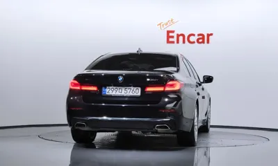 BMW 5-Series 2023, 48936 км, за 28901.72 USD