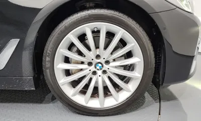 BMW 5-Series 2023, 48936 км, за 28901.72 USD