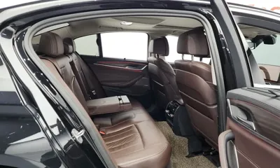 BMW 5-Series 2023, 48936 км, за 28901.72 USD - фото 12