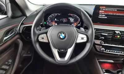 BMW 5-Series 2023, 48936 км, за 28901.72 USD - фото 13