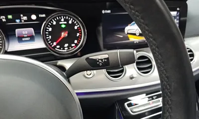 Mercedes-Benz E-Class 2019, 60887 км, за 13986.48 USD - фото 9