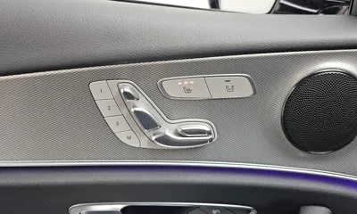 Mercedes-Benz E-Class 2019, 60887 км, за 13986.48 USD - фото 28