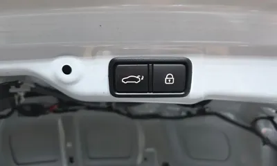 Hyundai Genesis 2016, 155804 км, за 7598.28 USD - фото 20