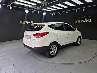 Hyundai Tucson 2011, 273174 км, за 2494.42 USD