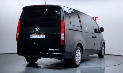 Hyundai Staria 2025, 7210 км, за 21662.78 USD